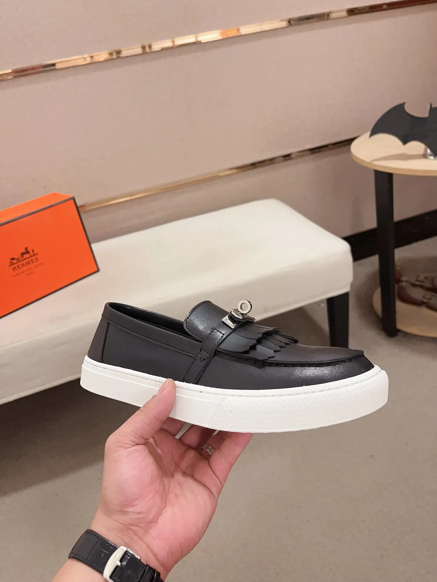 Men's clothing and shoes💰: 420💰《HERMES》【Classic Original Version】Hermès; Top 🔝 Purchasing Agency 🔍🔍Men's latest 🇺🇸 counter sales simultaneously, original ▲▲cowhide imported from Italy ▲▲Exquisite workmanship (Italian 🇮🇹Imported water-dyed 🐂cowhide lining) sole: original sole provided by the original factory, ⚠️exclusive double-layer activity·TPR·rubber·combined molded outsole; Code number: 38-44 (45/46 can be customized, non-refundable)